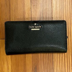 Kate Spade bifold wallet.
